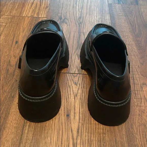 Coach Black Leather Loafers with Logo Accent - Picture 4 of 4